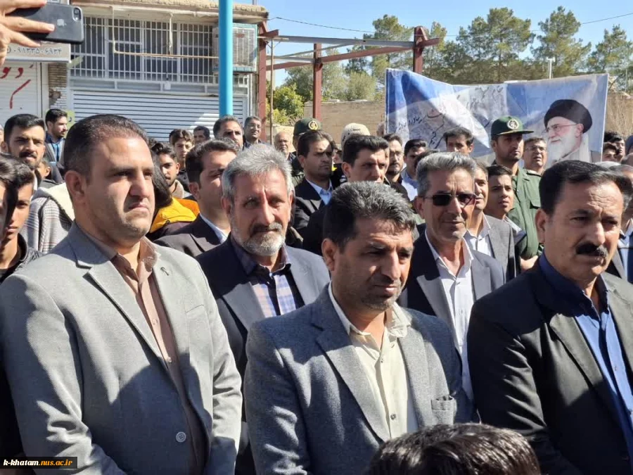 حضور پرشور اساتید،کارکنان و دانشجویان آموزشکده ملی مهارت خاتم «امین»در راهپیمایی ۲۲بهمن و برپایی موکب انقلاب توسط این مرکز در مسیر راهپیمایی  4
